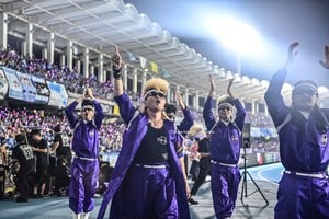 「アクアラインで川崎まで!?笑」ロックバンド『気志團』のJリーグ試合への“まさかの自転車来場姿”が会場を驚かせる！「本当にデコチャリで来てた」「エンターテイナー！」の声の画像