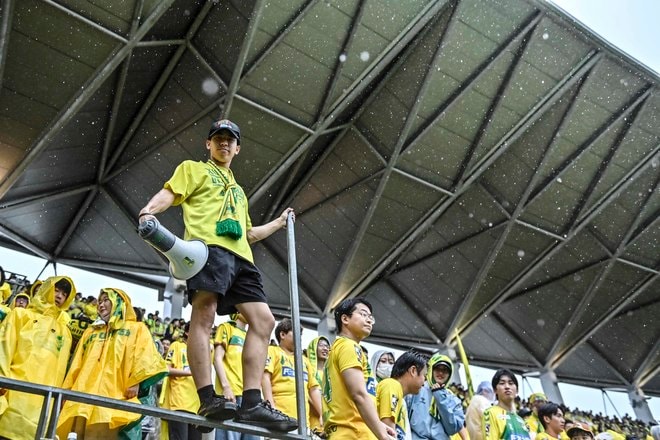 【千葉サポーターアルバム】雨の中で首位堅持のチームを後押しした「ジェフユナイテッド千葉のサポーター写真99枚」！ ゴール裏の熱狂ショット「ジェフユナイテッド千葉ーベガルタ仙台」の画像085