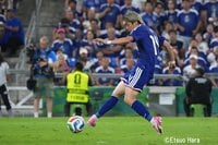｢イナズマの動き｣｢左足でも完璧｣33歳の伊東純也、待望の今季初ゴール！ 開幕4戦フル出場の“爆速カットイン逆足弾”に｢好調すぎだろ！｣｢次のW杯も必要！｣