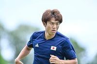 ｢これは惚れてまう｣25歳日本人アタッカーの新天地デビュー2戦目“キレッキレ”ドリブルに現地サポ沸く！｢三笘薫と同じくらいドリブルうまい｣｢切れ味鋭すぎる｣