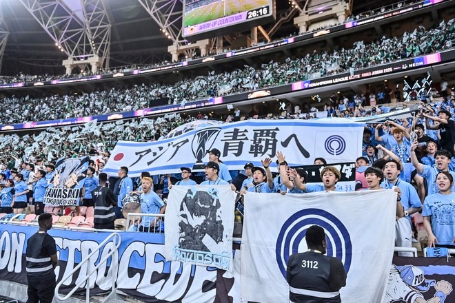 【サポーターアルバム】サウジアラビア・ジェッダ開催のACLE決勝に川崎サポーター700人が集結！ 現地で声援を送ったサポーター写真78枚「アル・アハリー川崎フロンターレ(1)」の画像063