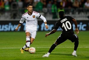 「最高の眺めだ」バルコニーからクリスティアーノ・ロナウドを観戦! ヨーロッパリーグで見られた”まさかの光景”がSNSで20万回再生の画像