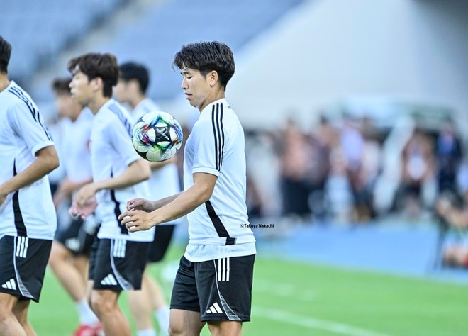 【山田新アルバム】川崎フロンターレFW山田新の中国戦での写真19枚！ 日本代表2ndユニフォームを着用した貴重姿「日本代表ー中国代表」の画像015
