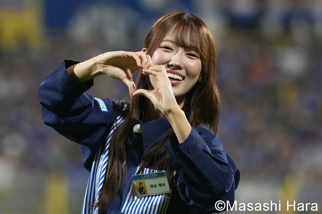 日向坂46も登場！優勝を狙うも｢4試合引き分け｣の柏、降格圏と｢勝ち点で並ぶ｣マリノス、負けられない一戦は｢皆さんの意見を聞きたい｣大島監督が訴える結果に【柏レイソルvs横浜F・マリノス】激闘PHOTOギャラリーの画像001