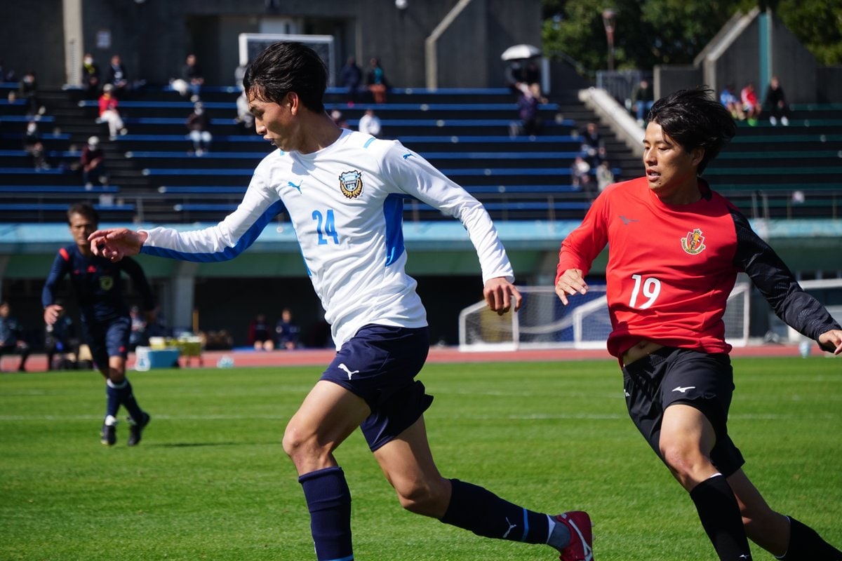 【毎日レポート! 川崎フロンターレ沖縄合宿】名願斗哉と松永根悠仁が合宿で感じた「プロの強度」。家長昭博の練習後の姿にもルーキーとの違いが |  サッカー批評Web