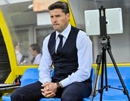 【浦和レッズ】DFショルツの大好物「納豆カレー」を埼スタで販売!モーベルグとの2選手の試食姿に「ユンカー様、不満顔」の声もの画像