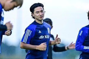 「ビジュ良すぎやろ…」日本代表FW南野拓実の「AIによる仰天イメチェン」が話題に！昭和風のイラストに「1990年かと思ったぜ」の声もの画像