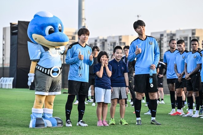 【川崎フロンターレアルバム】サウジアラビア到着翌日4月23日のジェッダ市内での「コーチングスタッフ＆クラブスタッフ写真」と「選手と子どもたちの交流写真」合計98枚！の画像080