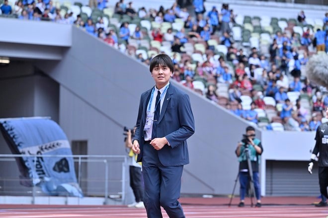 【J1川崎を取材して感じた「育てる力と心」とは(9)】見えないところで誰よりも先に――運営・松坂一輝氏の支え方とは。選手・サポーターのために動く、「チームがちょっとでもいい方向に」の想いの画像008
