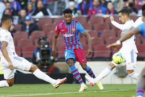 【ラ・リーガ解析】「メッシ退団」「クーマン解任」の苦境で促されたガビら若手の台頭【バルセロナに灯る「カンテラ」という希望の光】(1)の画像