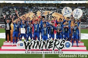 ｢デカすぎんだろ…｣J1町田の新戦力、欧州リーグからやってきた｢197cm長身新FW｣に驚きと賛辞の声が広がる！｢いけめん｣｢高身長　羨ましい〜｣の画像