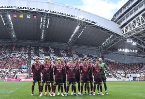 「黒マシマシでかっこいい」J1神戸が発表した「新ユニフォーム」が売り切れ続出の大反響！ 黒が印象的なグラデーションデザインに「強さがビリビリ伝わってくる」の声の画像