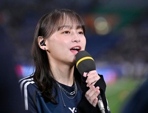 ｢ジャケ写?!｣｢歌い出しそうな雰囲気｣音楽ユニットのような影山優佳＆内田篤人“うちかげ”ツーショットが話題！｢紅白3回くらい出てそうな男女デュオみたい｣の声の画像