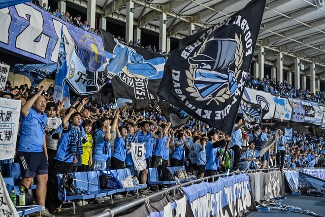 【サポーターアルバム】水曜開催の横浜FC戦に2万人が駆け付けた川崎フロンターレのサポーター写真47枚！ 勝利後の笑顔ショット「川崎フロンターレー横浜FC」の画像027