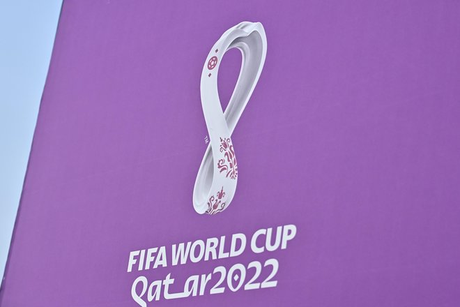 サッカー日本代表に続いてイラン代表も! カタールワールドカップでの試合後、サポーターが「ゴミ拾い」をする姿が話題に…SNSでは「彼らを誇りに思う」の声もの画像