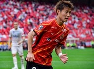 「カレンダーケーキ可愛い」元サッカー日本代表・柿谷曜一朗が妻・丸高愛実から誕生日の祝福!娘との3ショット公開…ファンの注目はオリジナルバースデイケーキの画像