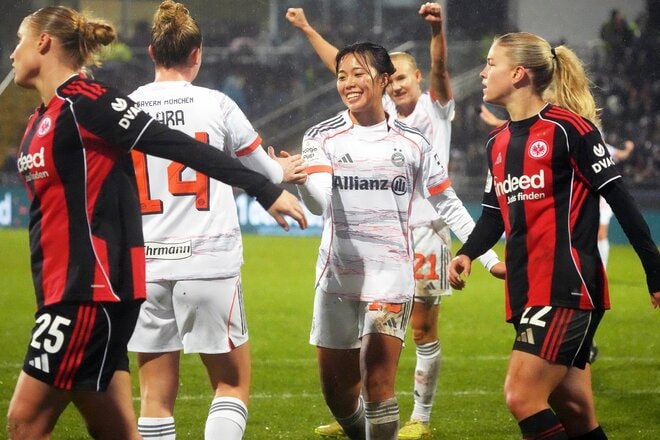 なでしこ至宝からスマイルクイーンへ！谷川萌々子“雨天の激闘”！｢奪い取る｣｢競り勝つ｣｢突破する｣無双プレーで完勝！試合後の｢弾ける｣笑顔が超キュート！【フランクフルトvsバイエルン】PHOTOギャラリーの画像018