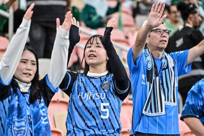 【サポーターアルバム】ACLE決勝に駆け付けた川崎サポーターは衝撃の700人！ 現地で声援を送ったサポーター写真81枚「アル・アハリー川崎フロンターレ(3)」の画像036