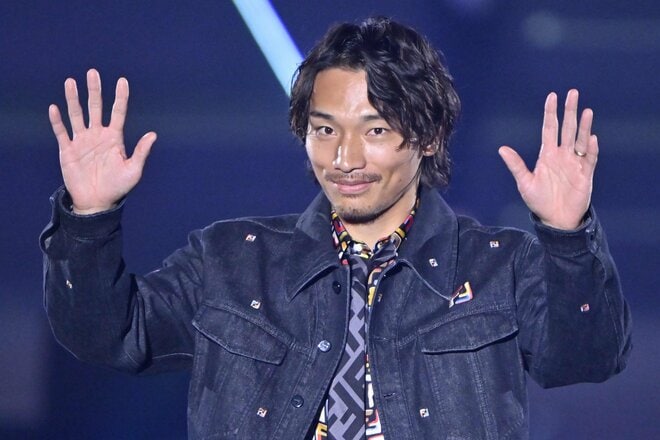「ちょっとビジュが良すぎるよ!」J1ガンバ大阪選手10人の“柄物ファッション”が話題!「中谷、ホンマ柄モン似合う」「ささしょーモデル並のカッコ良さ」などの声の画像