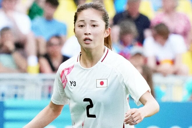 ｢TDLだったら大変…｣長谷川唯らFIFA世界ベスト11候補2人と離脱中の清水梨紗ら最強なでしこ4人組が“耳カチューシャ”姿｢まさにパリピ｣｢みんな可愛い｣パリ満喫ショットの画像