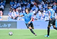 川崎サポーターがスポンサーに「粋すぎる横断幕メッセージ」!銀行理事長が“一人チャント”で応える「地域密着 理想の形」の画像