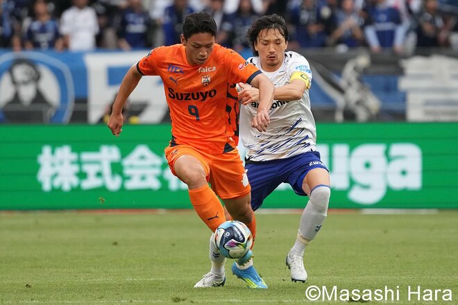 5万超が沸いた“オレンジvs青黒”の国立決戦！G大阪がギラギラFW南野遥海の2発で清水に逆転勝ち！百年構想リーグ最多動員試合を現地撮影【清水エスパルスvsガンバ大阪】激闘PHOTOギャラリーの画像002