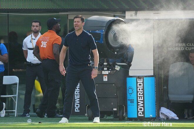 得点王らの2ゴールで楽勝かと思いきや…後半ATに待っていた｢クレージーな10分間｣、シャビ・アロンソ監督を救った｢エースと守護神｣【レアル・マドリードvsボルシア・ドルトムント】原悦生PHOTOギャラリーの画像005