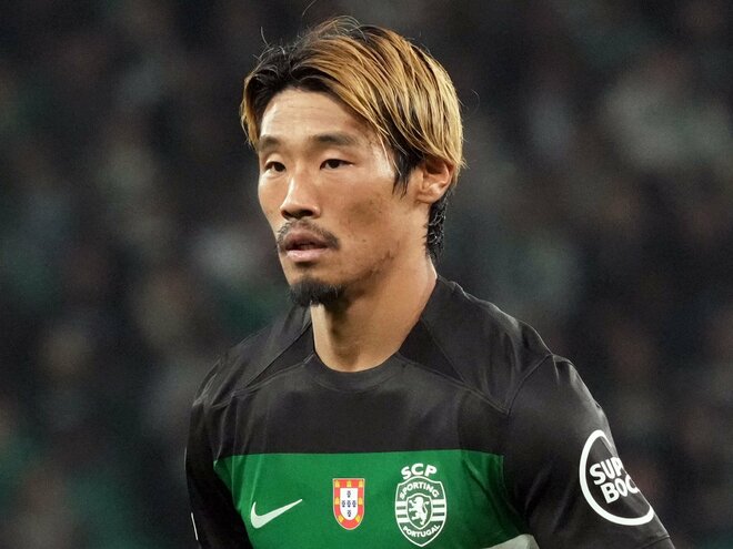 「何という美しさ」日本代表MF守田英正所属ポルトガル名門がレジェンドに捧げるユニフォーム発表!「芸術品」「歴代最高に美しいエンブレム」の画像