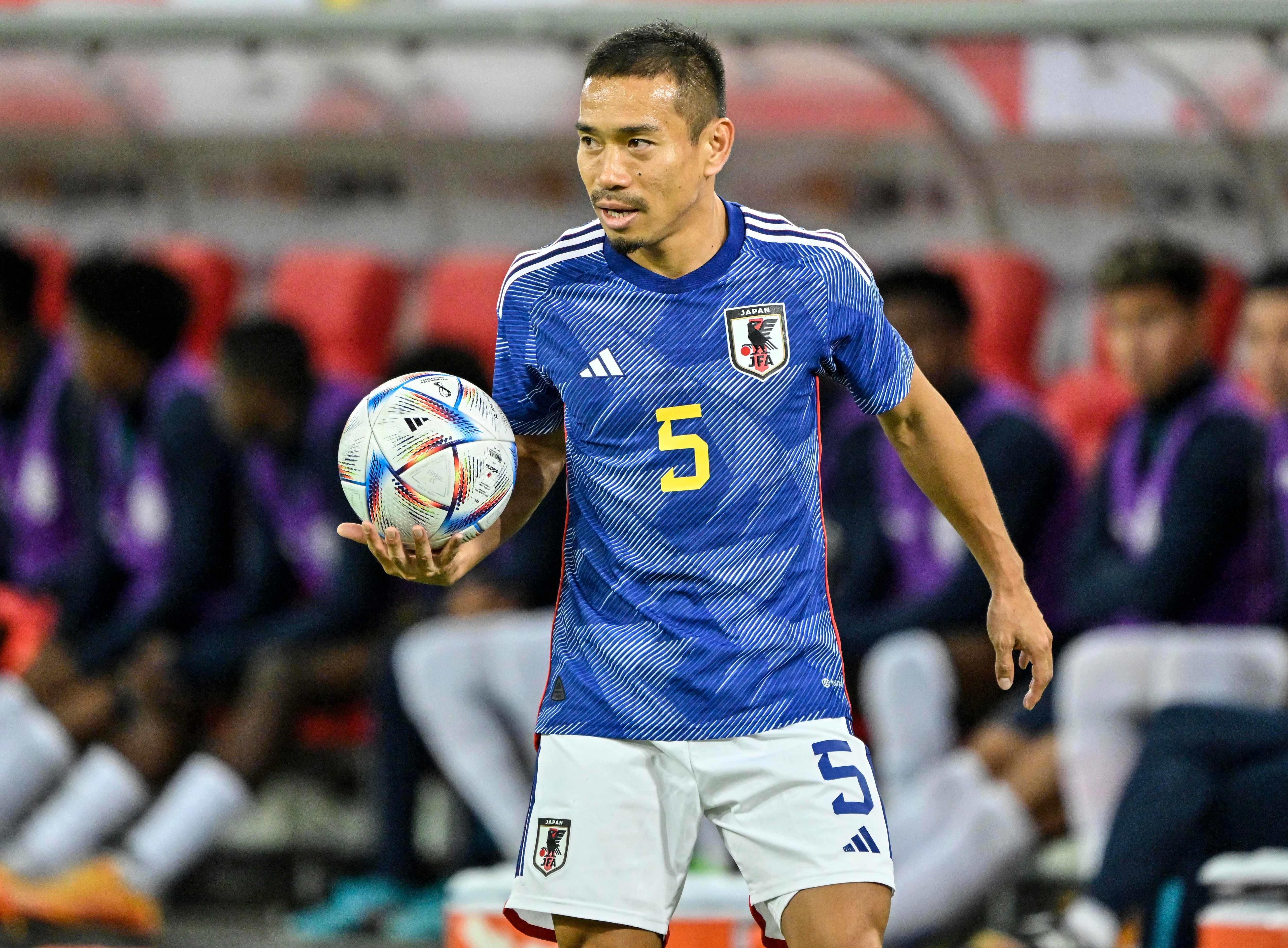 最初の サッカー日本代表 柴崎岳選手 シュミットダニエル選手グッズ