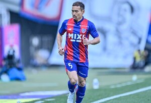 「ピンポイント神クロスでスーパーアシスト」長友佑都の右サイドでの「縦突破アシスト」が称賛！「インテル時代を思い出させてくれて最高」とファン興奮！の画像