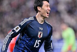 「ウケる！早っ！」「タイムリーネタすぎるw」代表戦翌日に投稿された“シュートが鎌田大地みたいな彼女”動画にファン爆笑！「エジルキックできる彼女は...引くかな」の声の画像