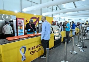 【W杯裏話】スタジアムグルメ(2)定番スイーツ「スーパーブースト」とは⁉ 1つのスタジアムを除いてほとんど同じ味の「カタール激ウマアイテム」の画像