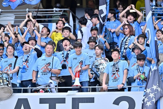 【サポーターアルバム】国立競技場を青く染め上げた川崎フロンターレのサポーター写真81枚！ ACLE準優勝後初の国内試合「鹿島アントラーズー川崎フロンターレ」の画像001