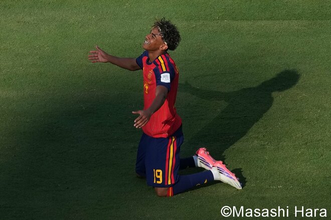 【W杯決勝】バルサ新旧10番対決が実現！マドンナ＆2R、BTS、美ボディ歌姫49歳の賛否両論ハーフタイムショー！試合後のメッシとヤマル、トランプ劇場をご覧あれ！【スペイン代表vsアルゼンチン代表】激闘PHOTOギャラリーの画像022