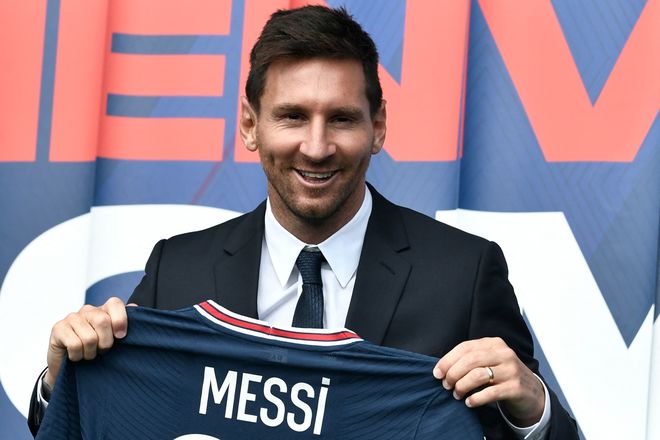リオネル・メッシ、PSGで初練習!盟友ネイマール、かつてのライバルと「再会」悲願のCL制覇へ…バルセロナ移籍で新天地の画像