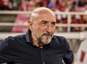 【ポポヴィッチ監督＆吉岡宗重FD解任。名門・鹿島に走った激震の内幕(1)】新潟戦4－0圧勝翌日の電撃発表。選手から出た「相手に戦い方を研究されている」と、発表された新人事の画像