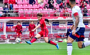 【超テクJ動画】一瞬のミスが命取り！FW上田綺世「相手GKから高速かっさらいゴール」の画像