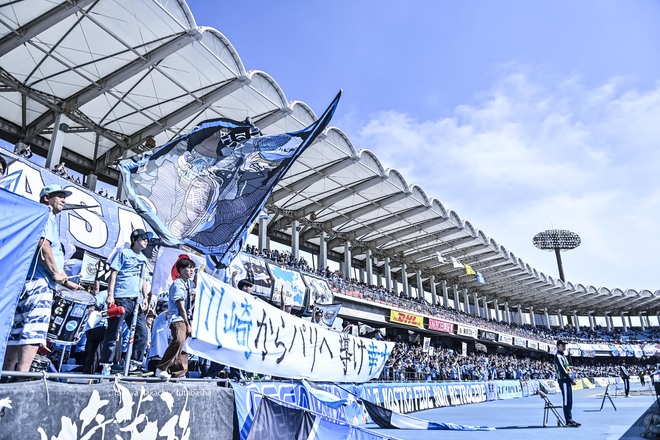 【J1川崎を取材して感じた「育てる力と心」とは(8)】「フロンターレのサポーター」が「唯一無二のこのクラブの誇り」のワケとは。エンブレムを超え、海を越えたチーム愛の物語の画像084