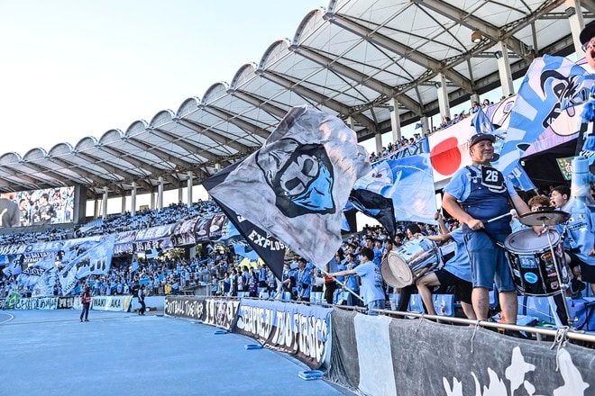 【サポーターアルバム】平日ナイターの試合前から駆け付けた川崎フロンターレのサポーター写真84枚！ 夕日に照らされながらの等々力ショット「川崎フロンターレー横浜FC」の画像008