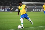 レアル マドリードがフランス代表の 逸材mf を獲得 大型ボランチの プレースタイル や 推定移籍金 移籍決定で想定される白い巨人の 理想フォーメーション とは 図表 概要 海外サッカー ニュース サッカー批評web