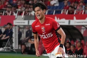 福岡戦で分かった！浦和レッズ｢後半の大逆襲｣に不可欠な２つの改善点(1)注目は4月6日以来の｢スタメン起用｣、福岡FW碓井聖生のシュートを生んだ｢2つのミス」の画像