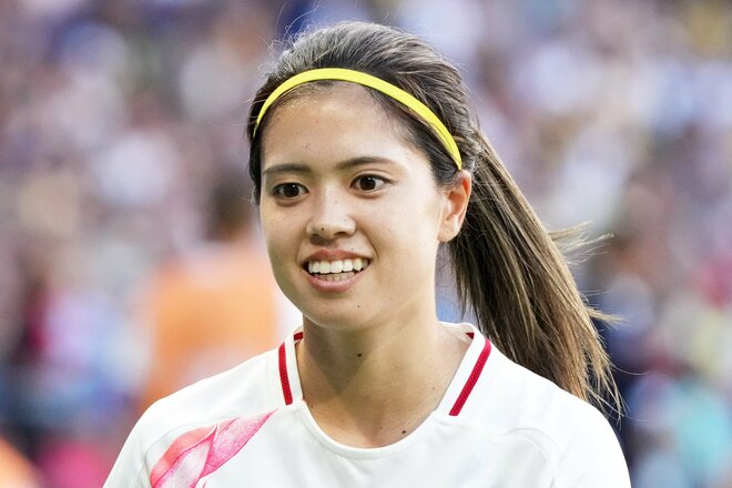 「可愛すぎる」「女子高生みたい」なでしこ長谷川唯のマンC「オールブラック新ユニ」モデル映像にファン興奮!「笑顔がステキ」「筋肉も美しい」などの声の画像