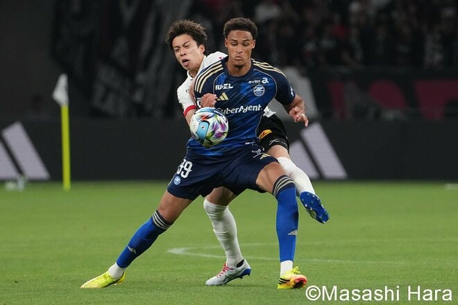 対照的だった試合後の両指揮官の姿！町田vs浦和の国立決戦は町田が“強さ”を証明！W杯落選の相馬勇紀が復帰戦で語った決意【FC町田ゼルビアvs浦和レッズ】激闘PHOTOギャラリーの画像002