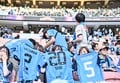 【サポーターアルバム】アジア青覇を果たすべく700人の川崎サポーターがACLE決勝に駆け付けた！ 現地で声援を送ったサポーター写真72枚「アル・アハリー川崎フロンターレ(2)」の画像017