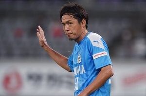 J2ストップ・ザ・新潟(2)「陰りナシ」!!「完璧ボレー」41歳・遠藤保仁がタクト、磐田も猛追！【戸塚啓のJ2のミカタ】の画像