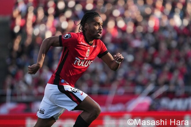 美しいコレオ5万人の埼スタが沸いた！浦和“完璧な20分”からの王者への3失点！｢ミスは付きもの｣スコルジャ監督が示した新スタイル【浦和レッズvs鹿島アントラーズ】激闘PHOTOギャラリーの画像007