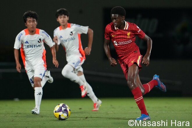 15歳以下の｢Jリーグ選抜｣と｢リバプール選抜｣が激突、｢特別な才能｣飛び級の日本代表CBが守備を統率して｢無失点｣で2連勝！浮上した｢その後の育成年代｣の課題【U-15　Jリーグ選抜vsリバプール　U-15】激闘PHOTOギャラリーの画像005