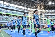 「うわぁー身体張ってるなぁ」ふるさと納税係から天皇杯決勝に臨む川崎に届けられた“滝行”優勝祈願が話題!「すごい!!心強い!!」「冬なのにありがとうございますw」の声の画像