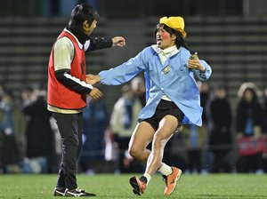 栃木シティFW田中パウロ淳一の左足一閃からの新作パフォ｢筋肉質な横揺れダンス｣が大ウケ！｢ゴールパフォで体力無くなるて｣の声の画像