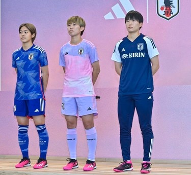 画像・写真：サッカー日本女子代表の「新ユニフォーム」発表！ 岩渕